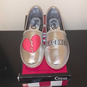 Gently Worn Summer Flat!